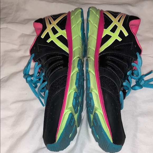 ASICS 33 - Picture 3 of 5